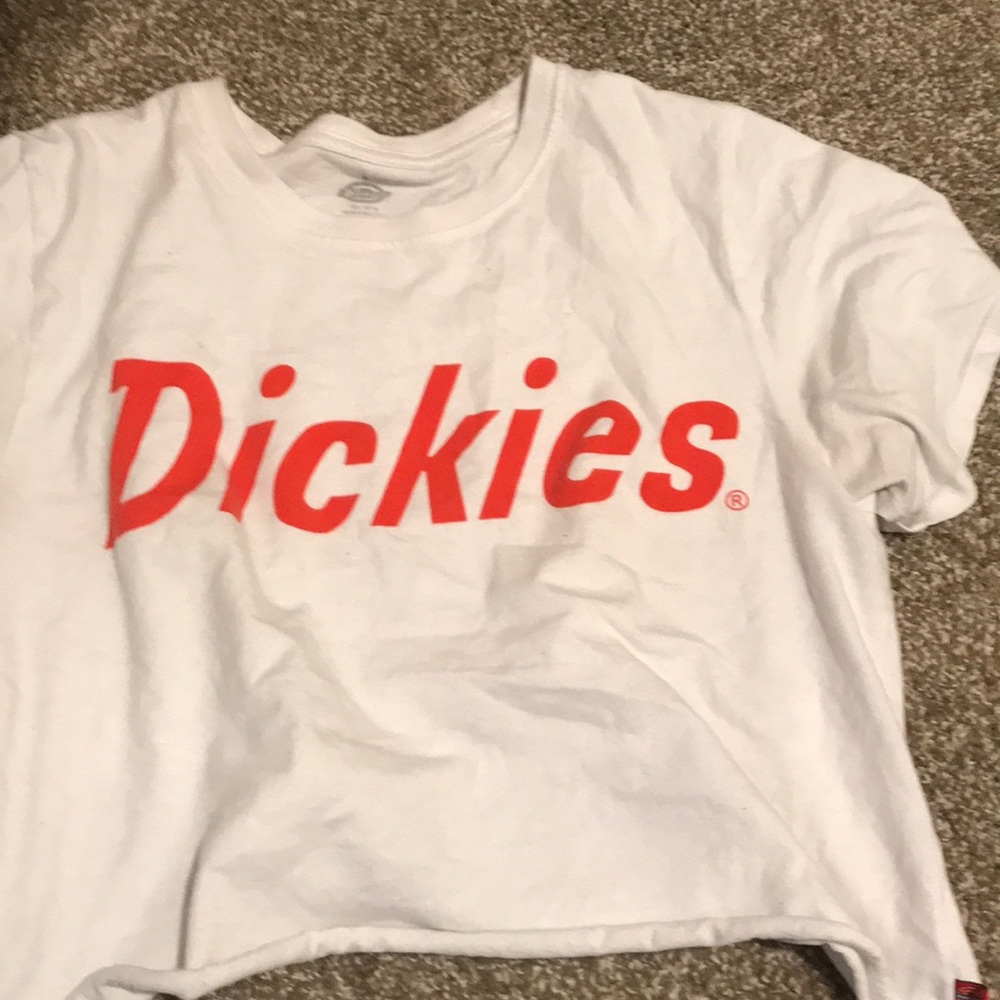 A dickies crop top :)